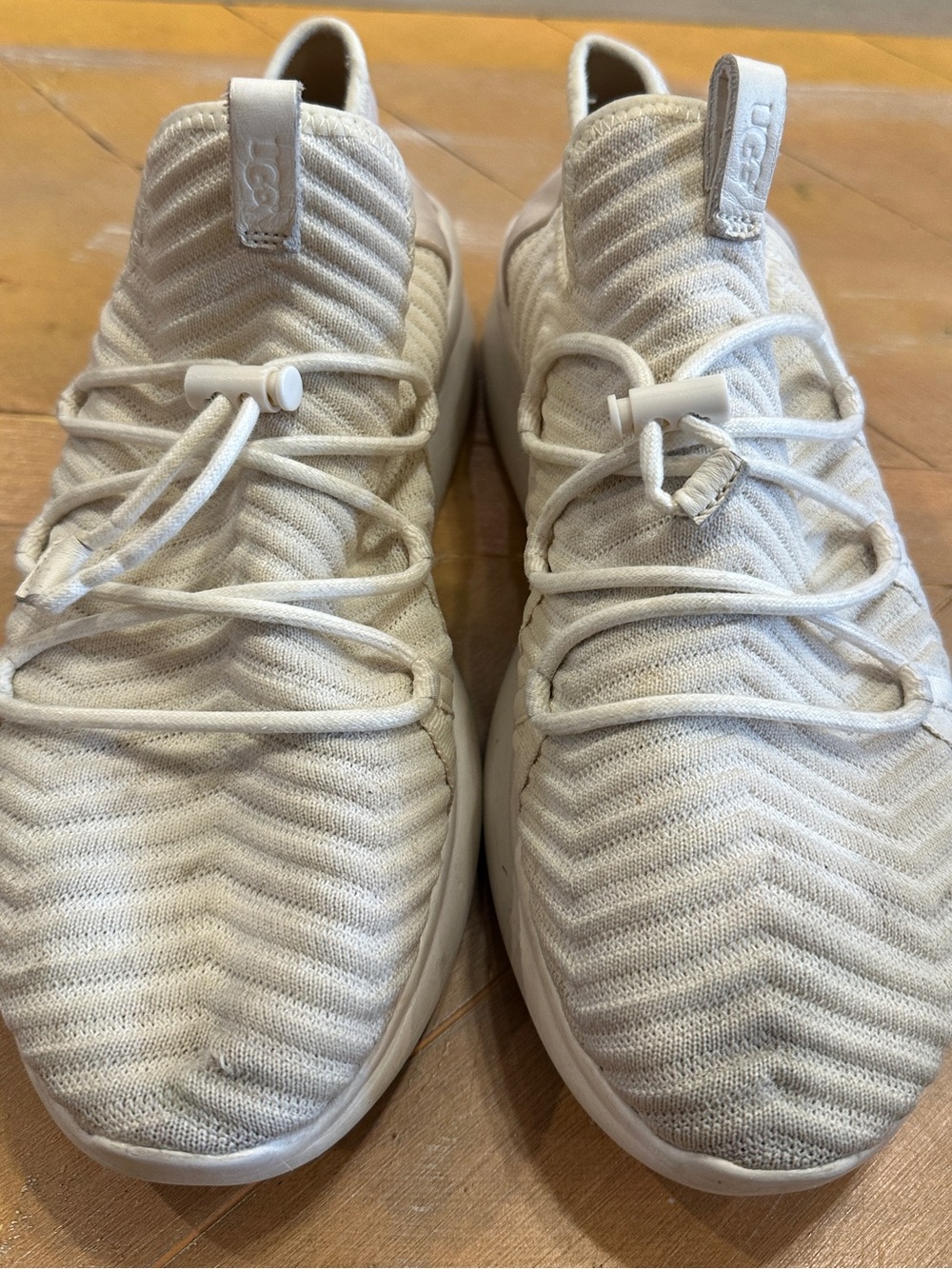 Comfy UGG Zilo knit sneakers in classic white! 🤍